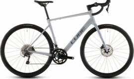 Cube Attain Race foggrey´n´shift - 2026